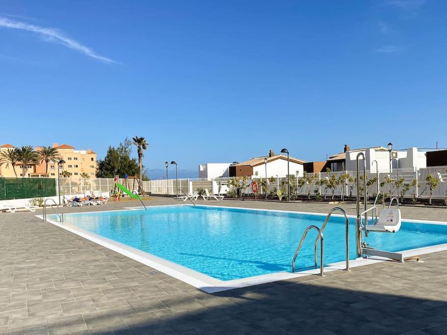 Sunny Luxury Apartment With Two Great Sunny - Level Terraces, Two Swimming Pools, In A New Complex Pueblo Majorero, Close To Fuerteventura Golf Club, Next To The Beach , Atlantico Shopping Mall And Casino In Калета-де-Фусте Екстер'єр фото